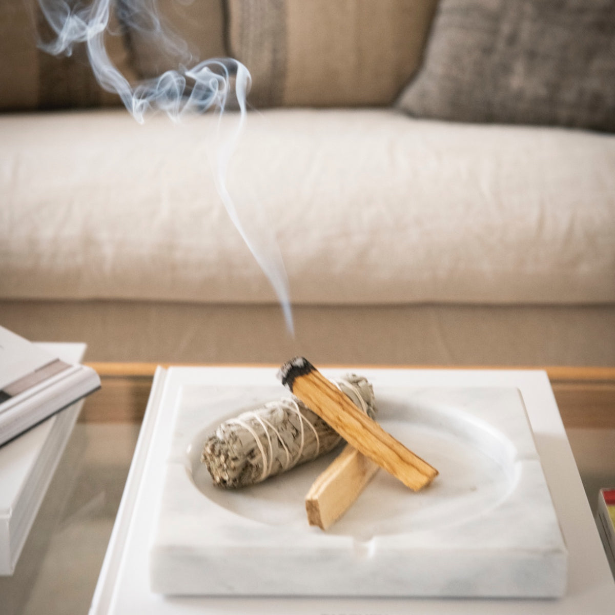 Cenicero de mármol cuadrado