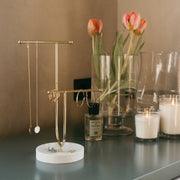 Joyero moderno de baño dorado de mármol