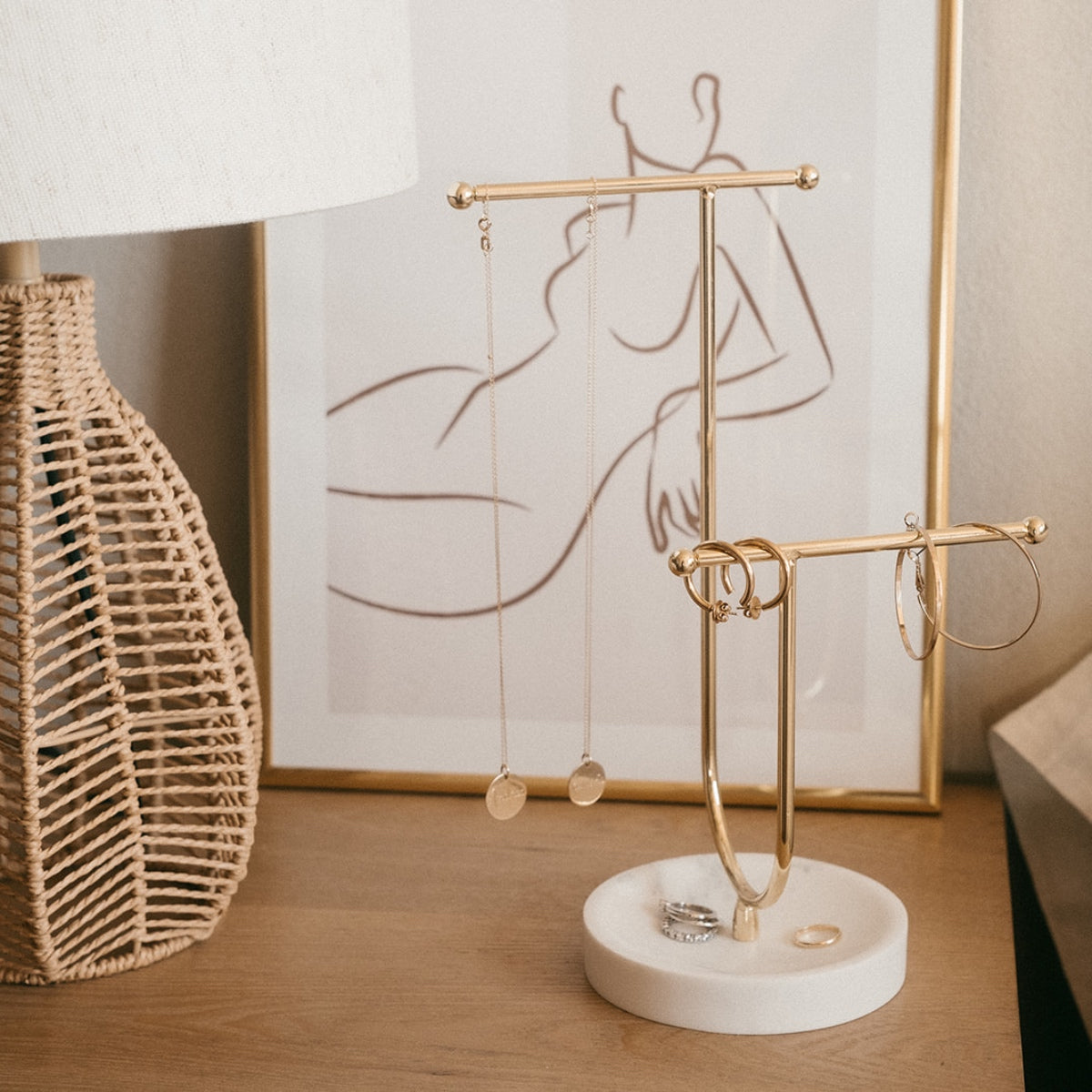 Joyero moderno de baño dorado de mármol