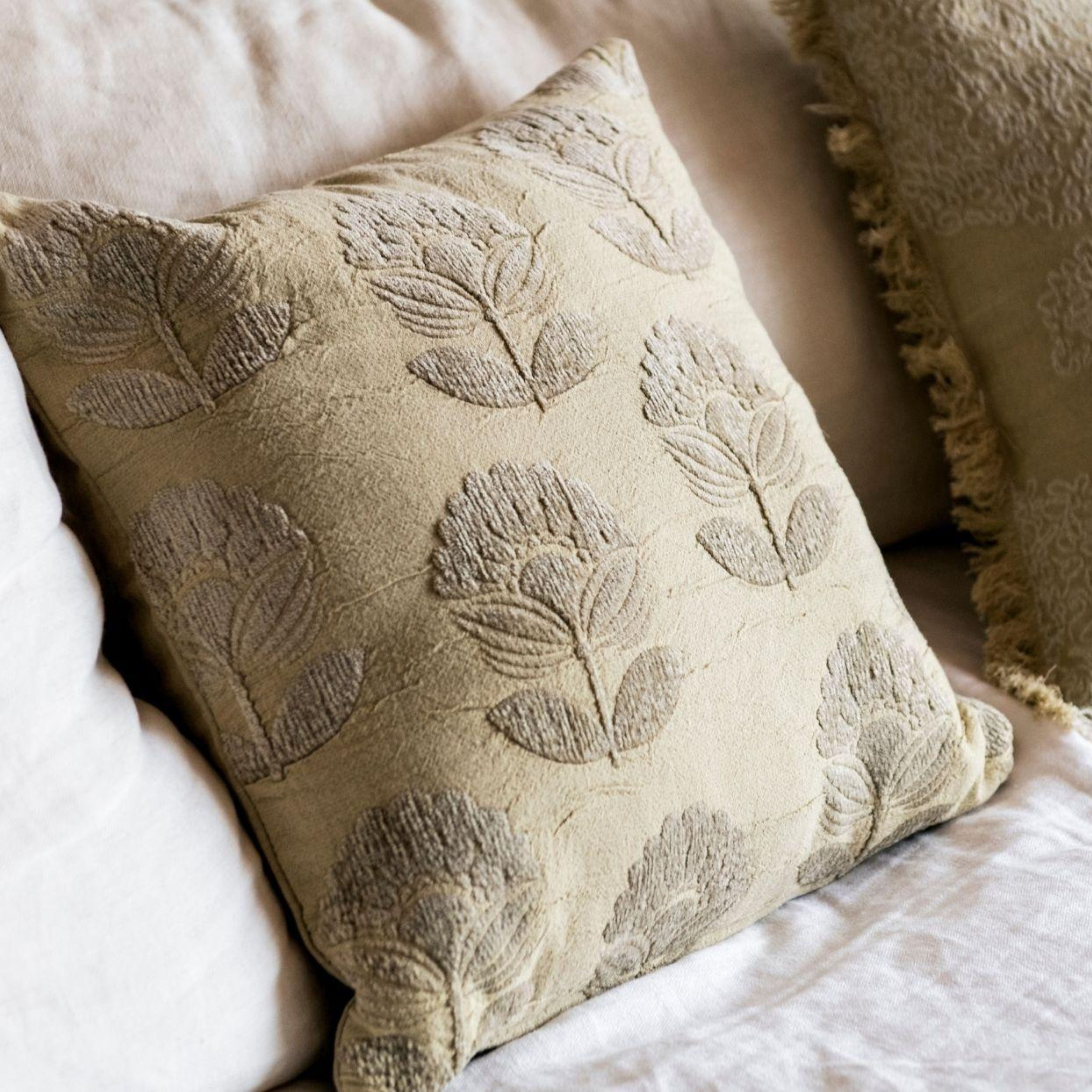Cojín de sofá de algodón beige estilo romántico