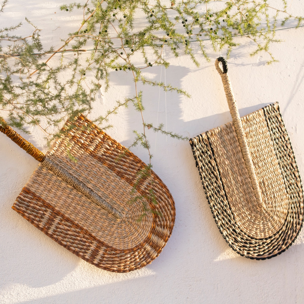 Decorative figure fan made of ethnic natural fiber