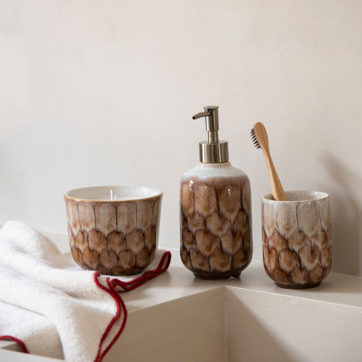 Portacepillos de baño de cerámica marrón