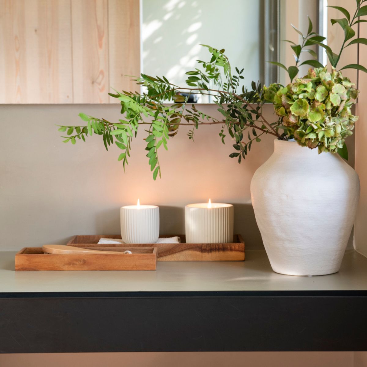 Bandeja decorativa de madera rectangular marrón