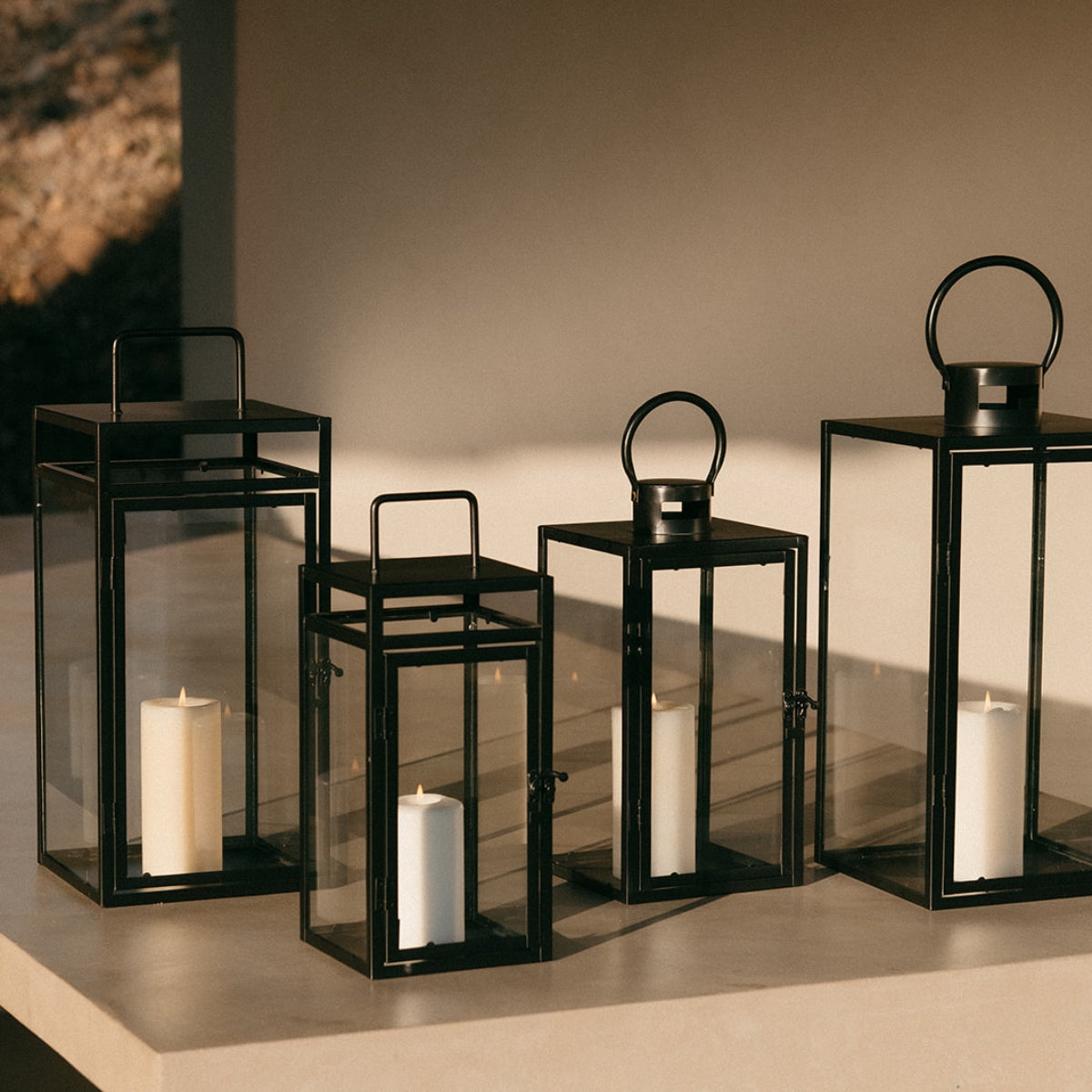 Black industrial metal candle holder with round handle 42cm 