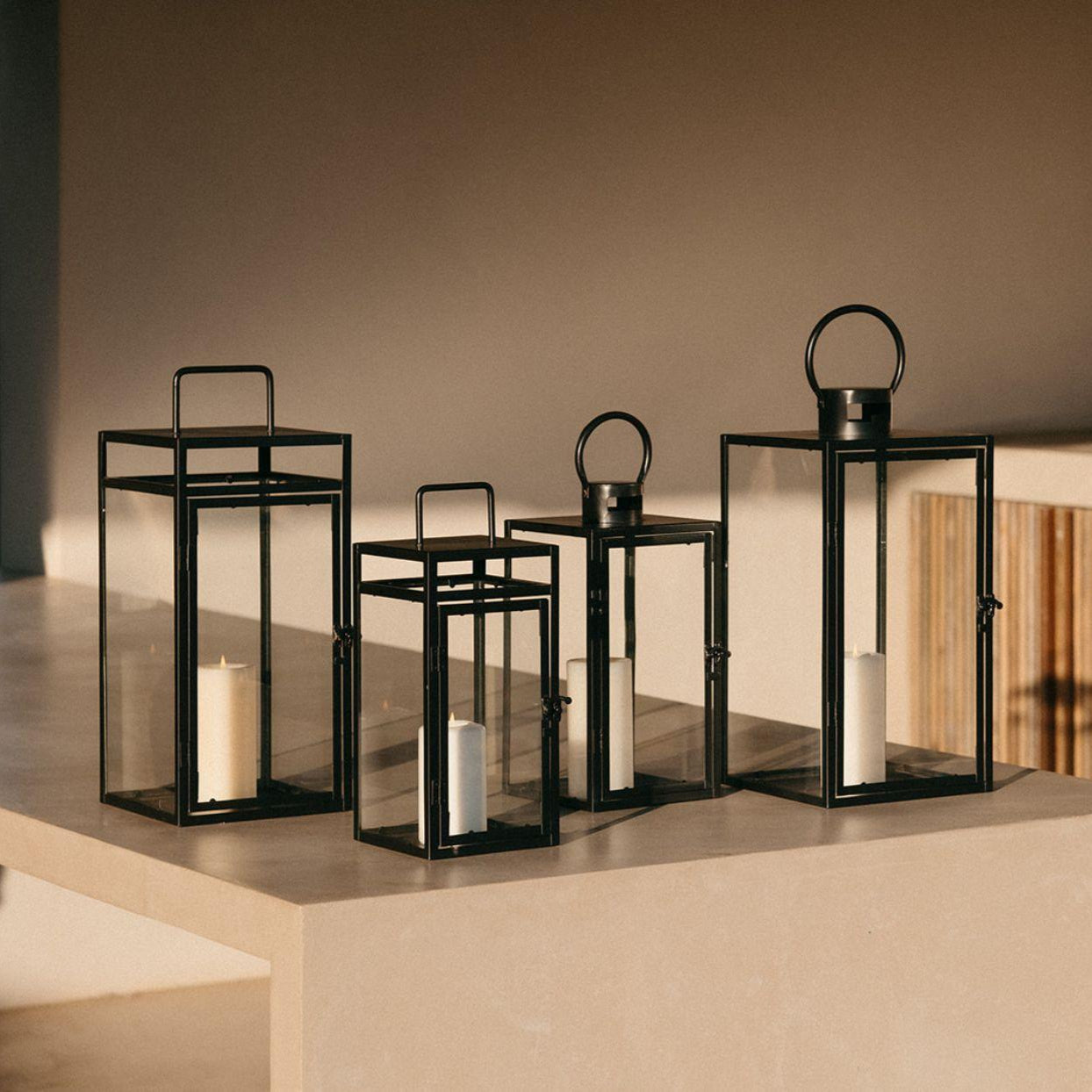 Black industrial metal candle holder with round handle 42cm 