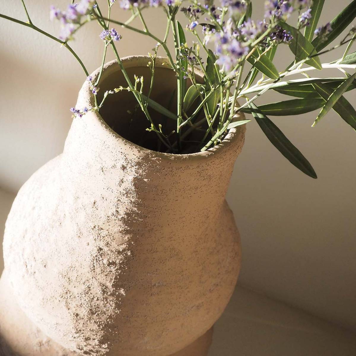 Jarrón decorativo de gres Kaoma beige 35 cm