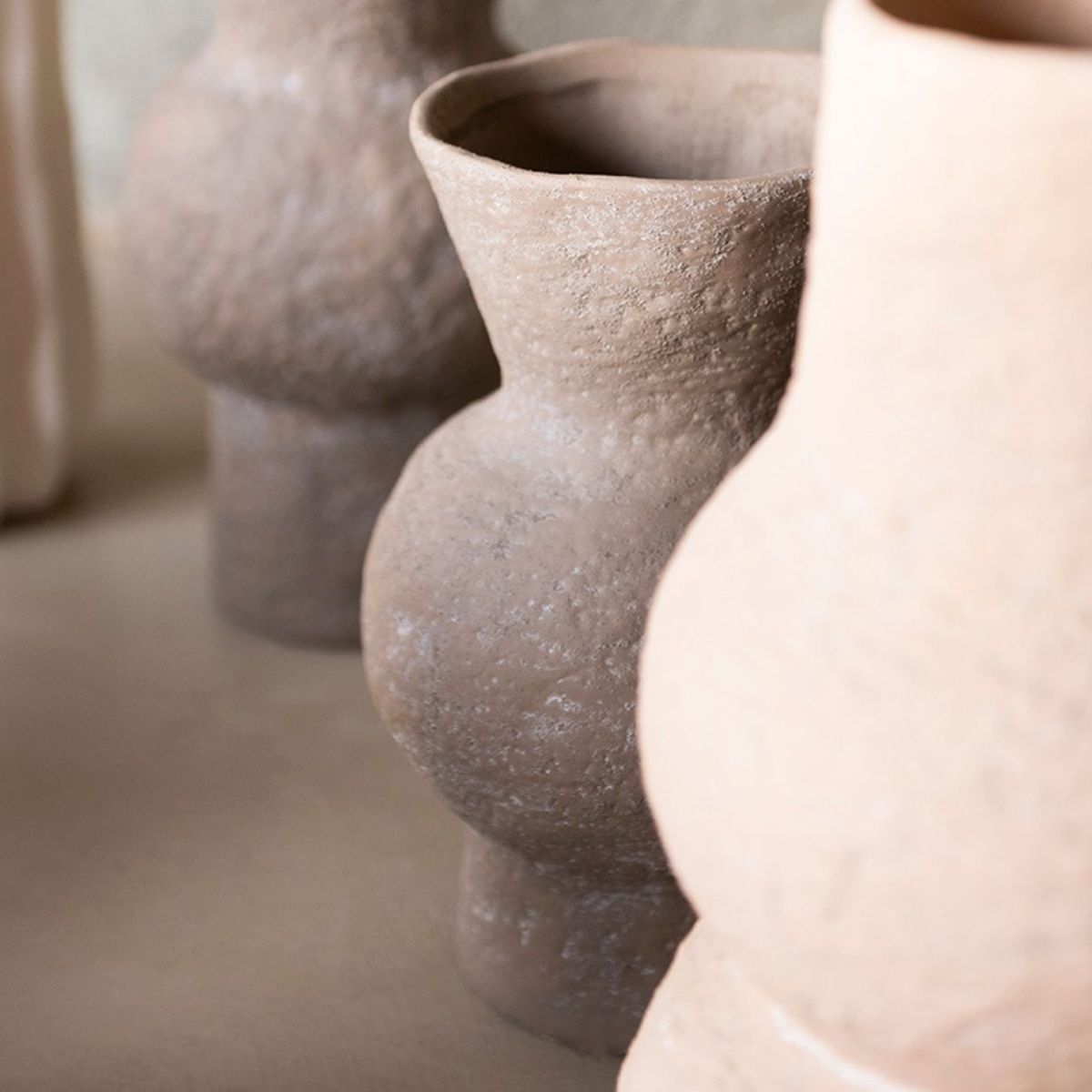 Textura jarrón de cerámica gres