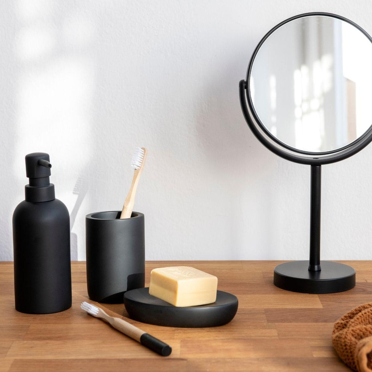 Black resin bathroom soap dish