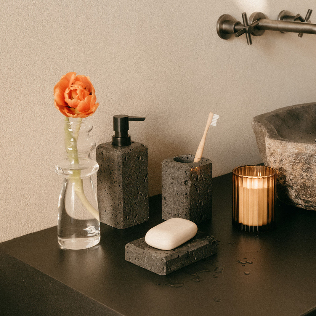 Dispensador de baño de mármol travertino negro