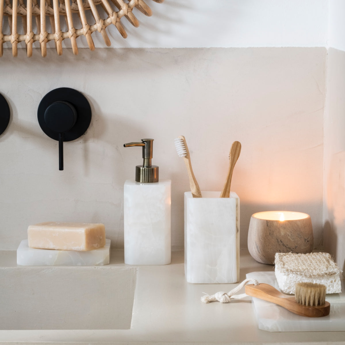 Portacepillos de cuarto de baño de mármol blanco