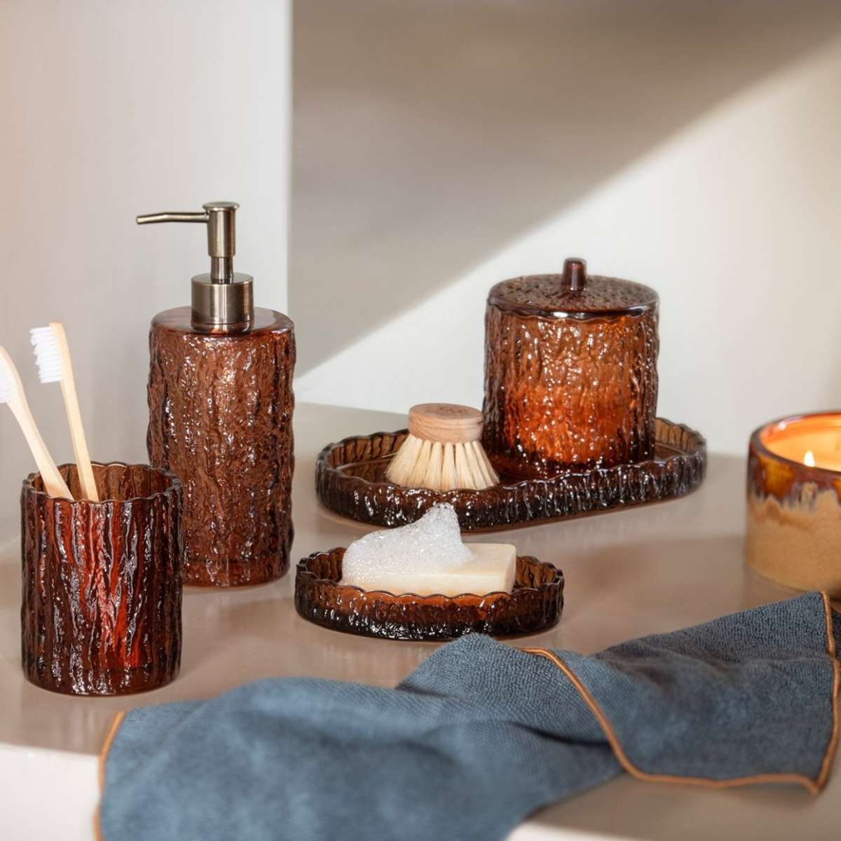 Bandeja de vidrio vintage marrón para baño