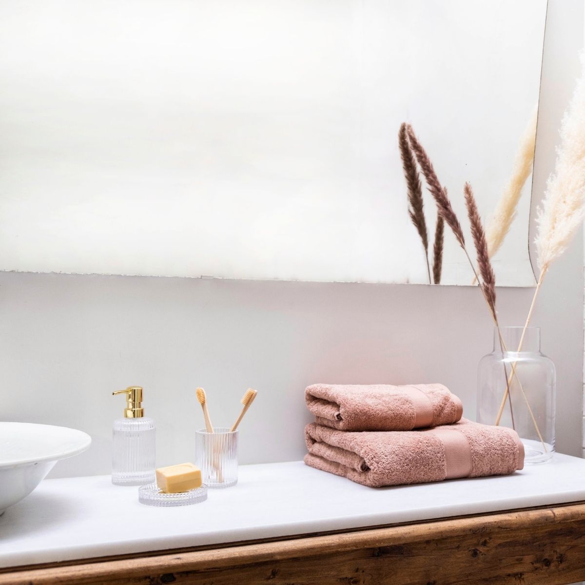 Dispensador de cuarto de baño de cristal clásico dorado