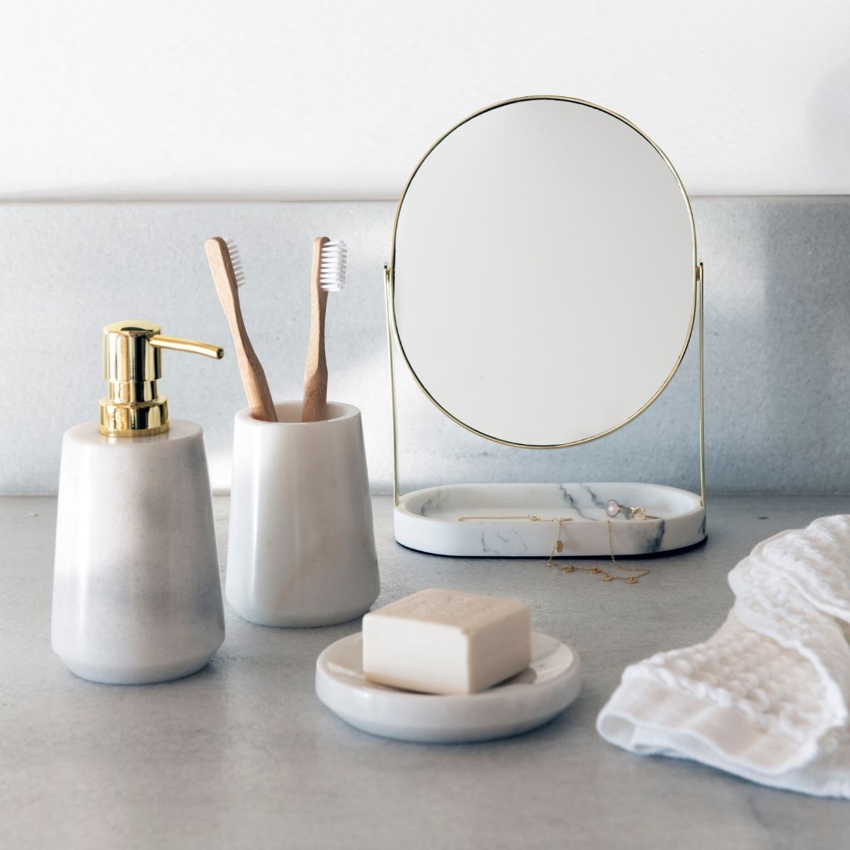 Dispensador de baño de mármol clásico blanco