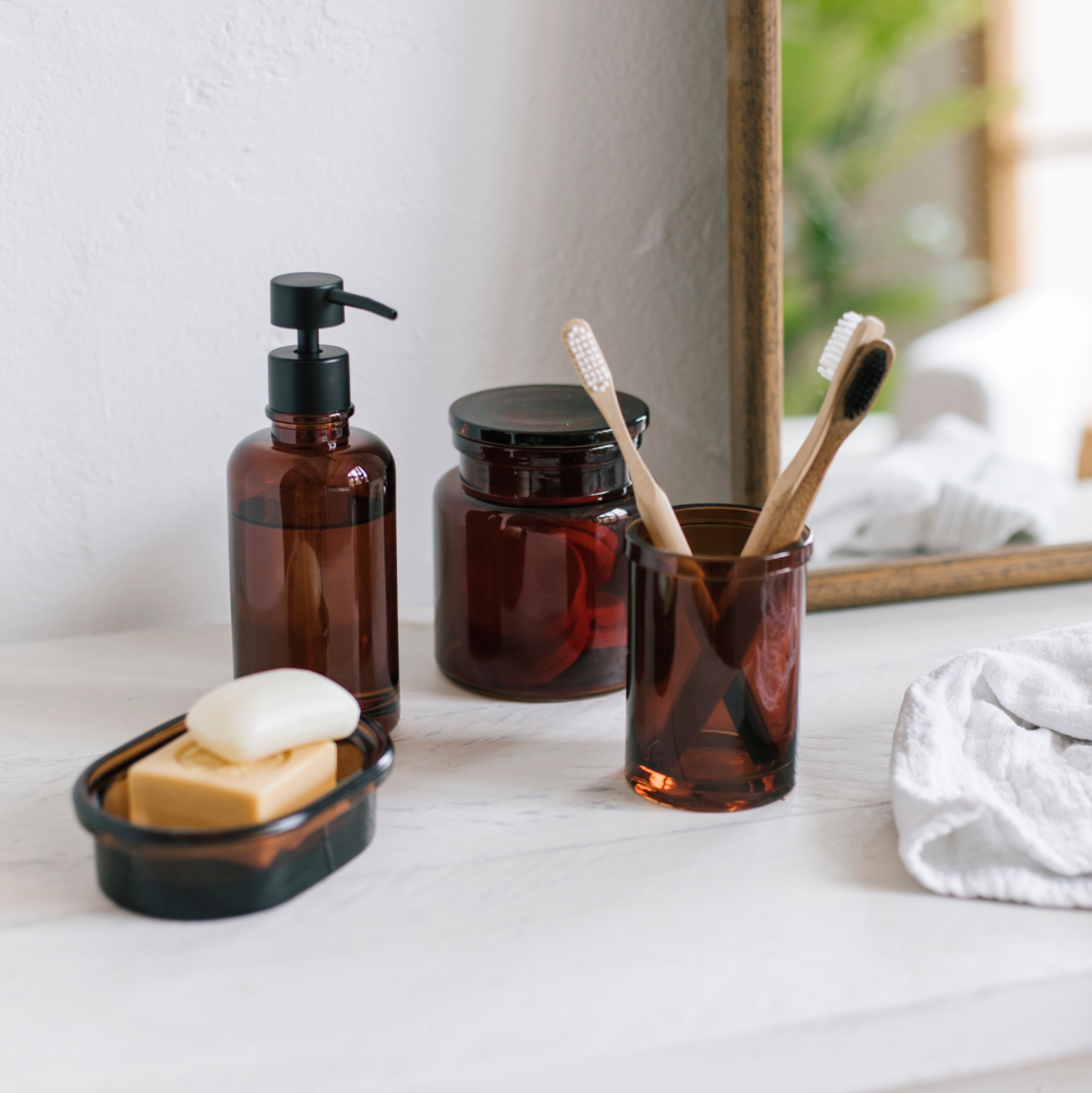 Dispensador de baño de cristal moderno marrón
