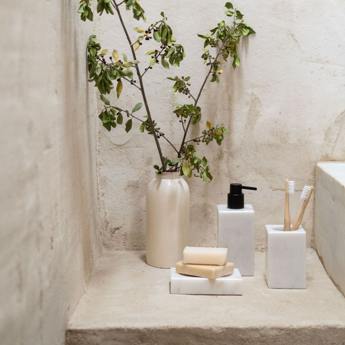 Dispensador de cuarto de baño de mármol blanco