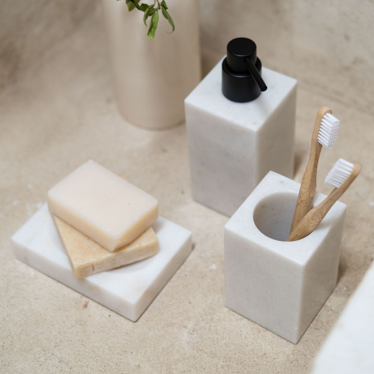 Dispensador de cuarto de baño de mármol blanco