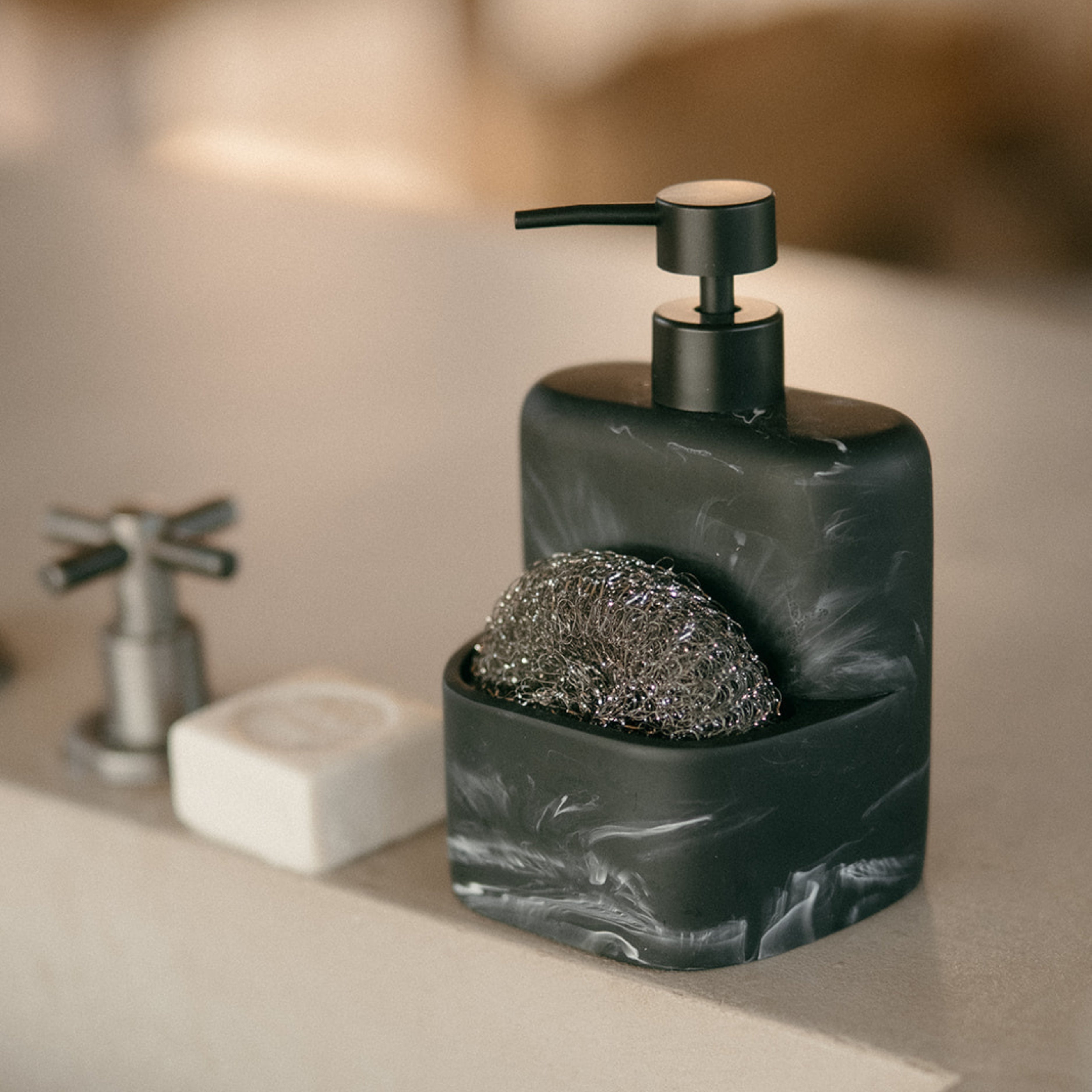 Dispensador de cocina de resina mármol negro