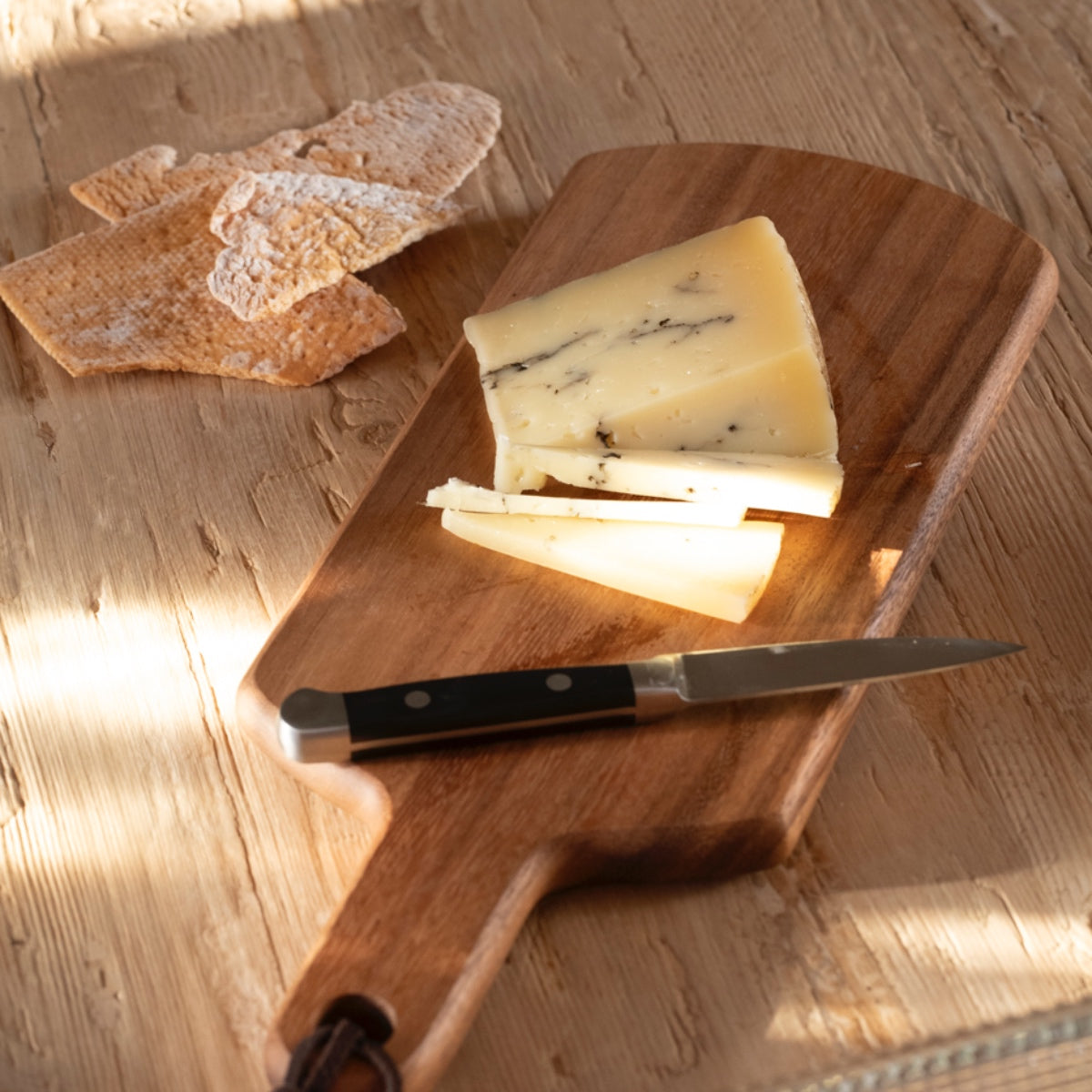 Mango wood cutting board 16 cm
