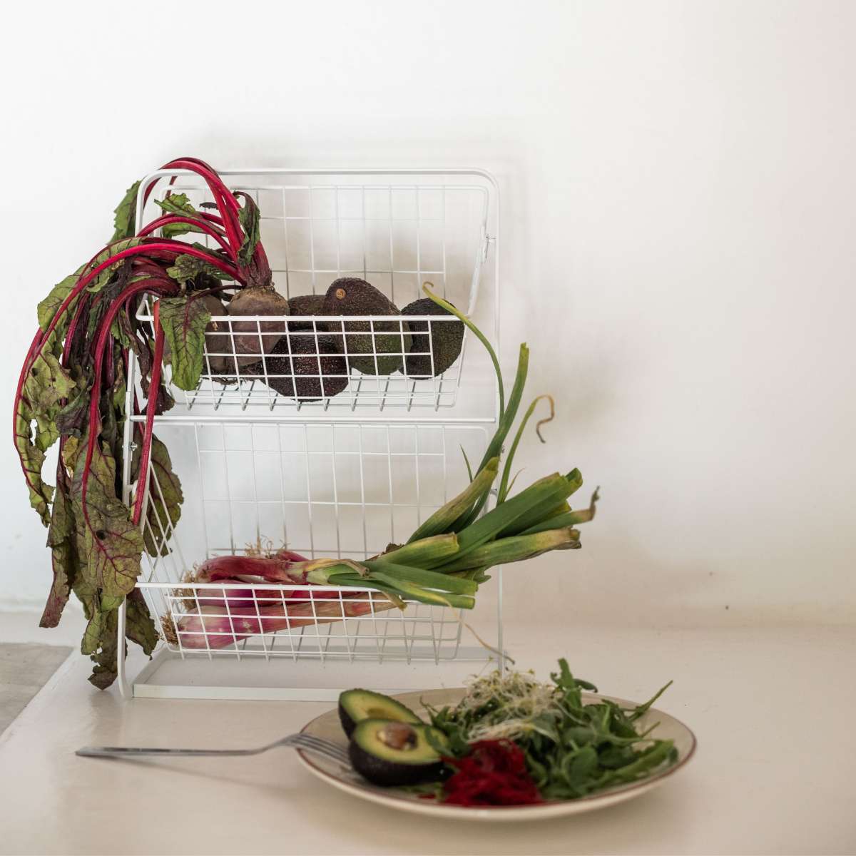 Organizador verdulero de metal blanco