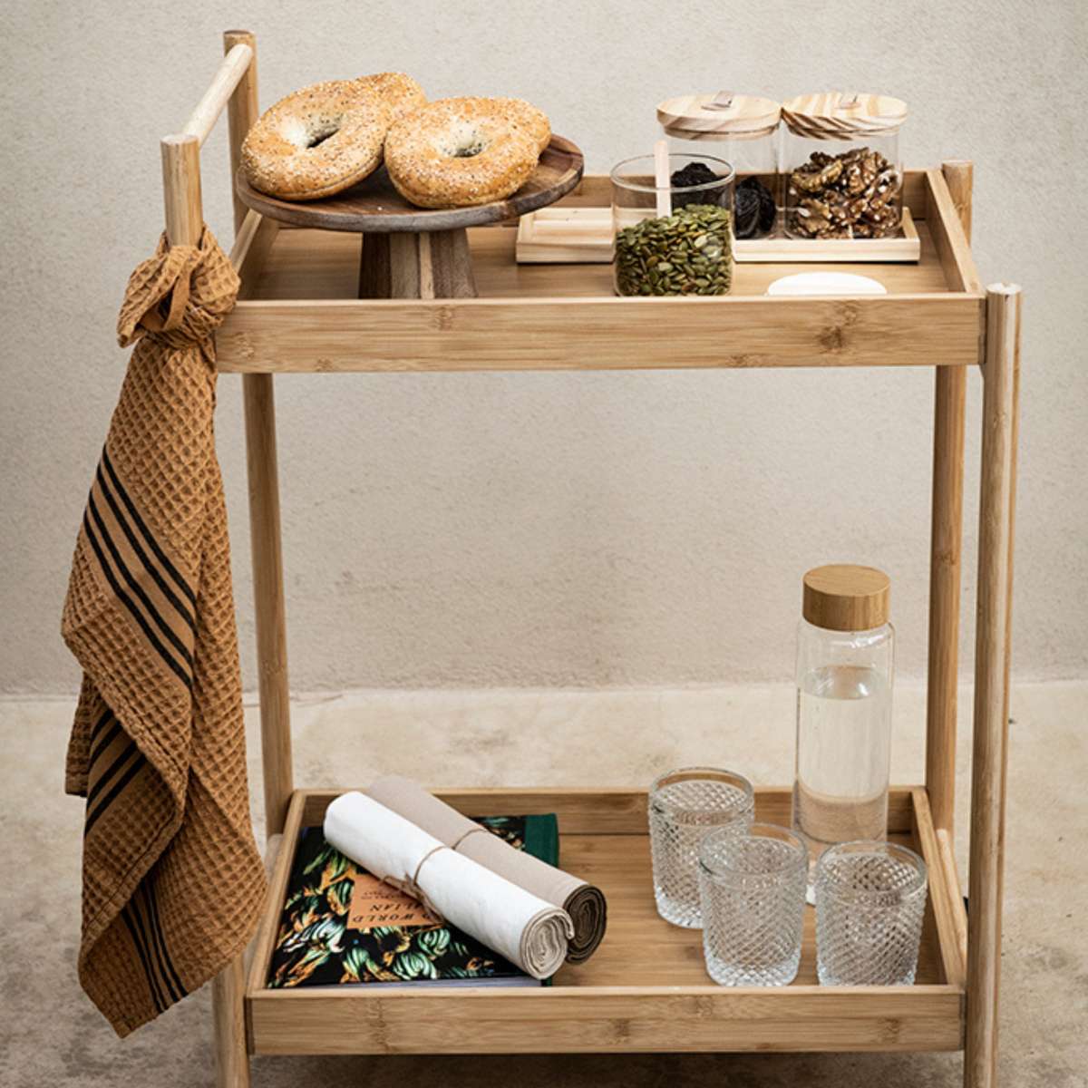 Carro camarera beige de bambú