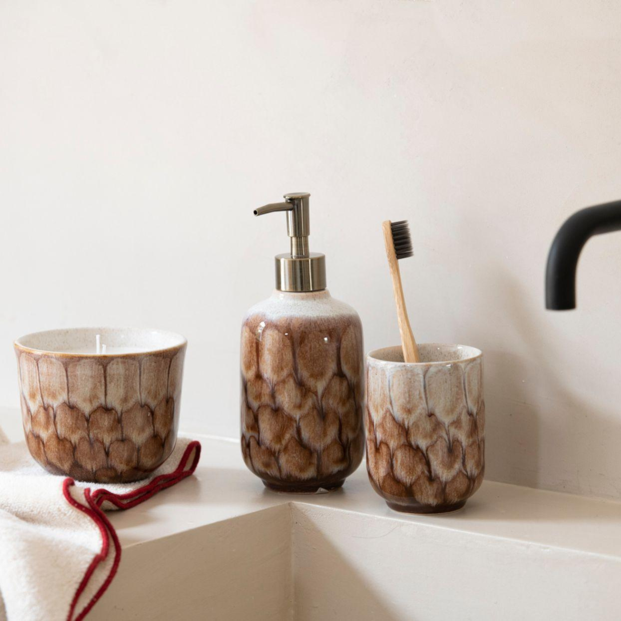 Dispensador de baño de cerámica marrón