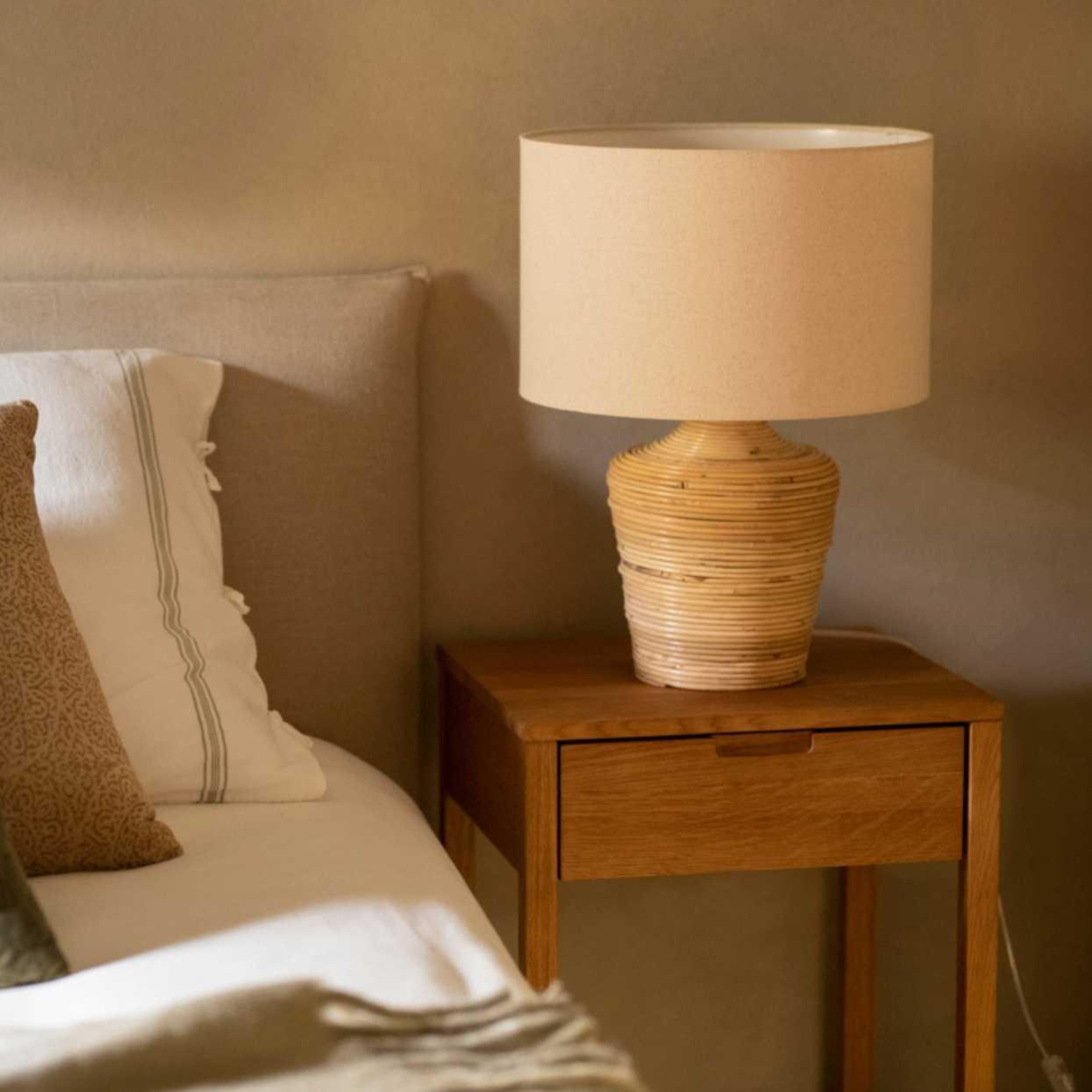 Rustic living room lamp made of natural fiber