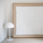Lámpara de mesa blanca de metal