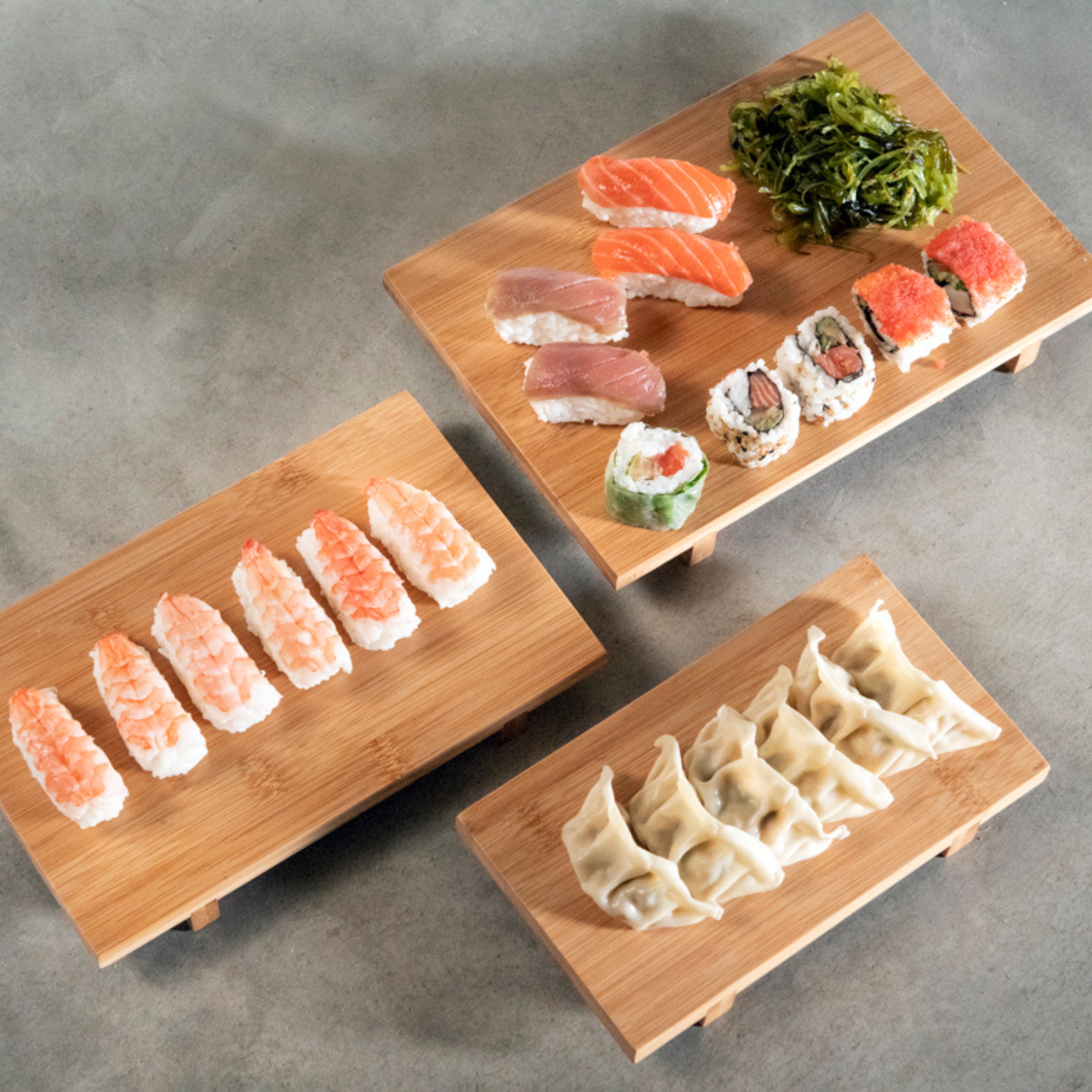 Bamboo cutting and serving board 24 cm