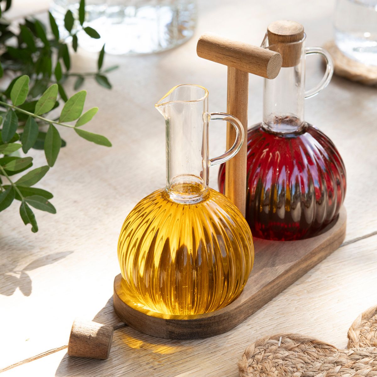 Aceitera vinagrera de cocina con soporte de madera