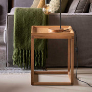 Mesa auxiliar para salón de madera de estilo nórdico