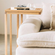 Mesa auxiliar para sofá de madera de roble