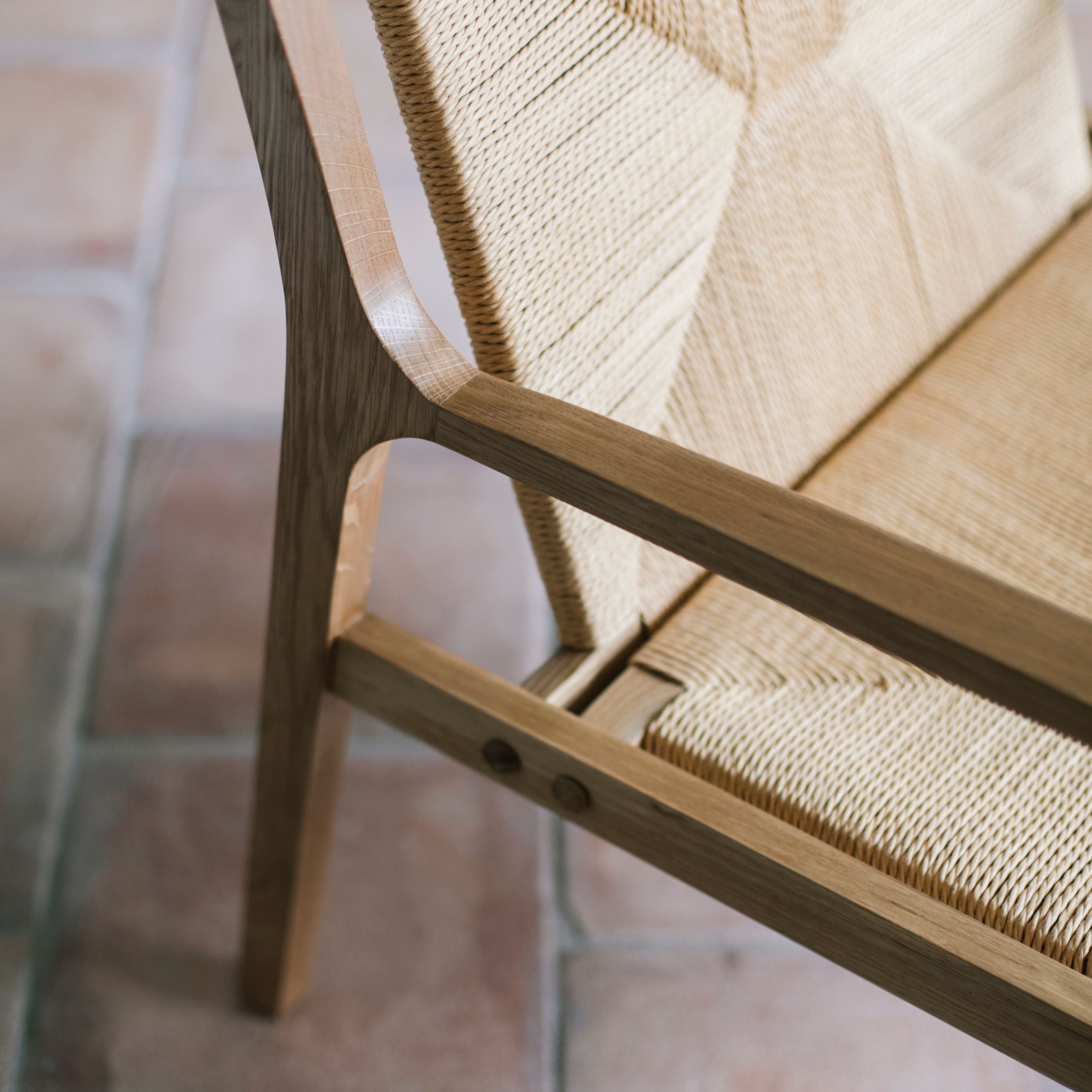 Sillón de comedor nórdico de madera