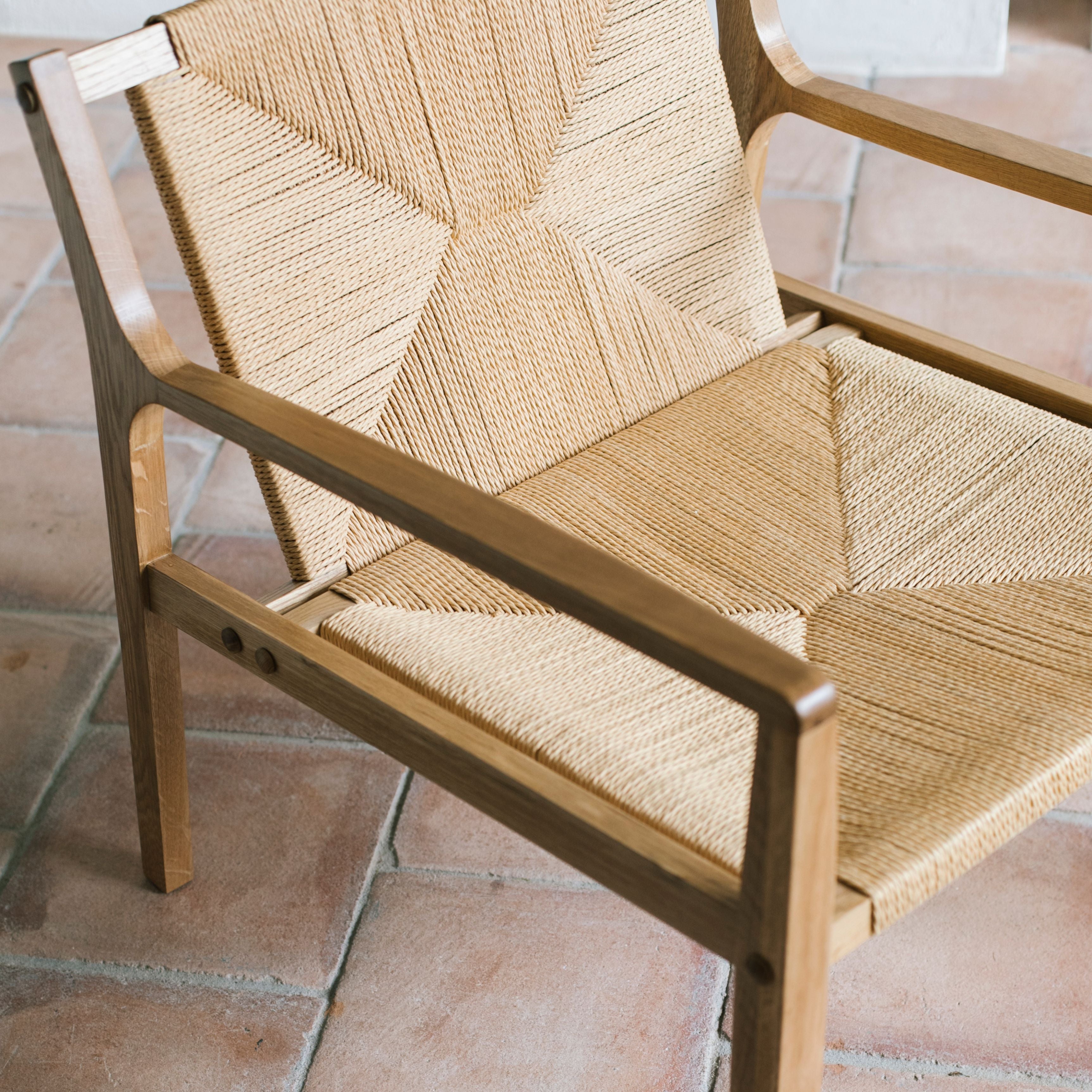 Sillón de comedor nórdico de madera
