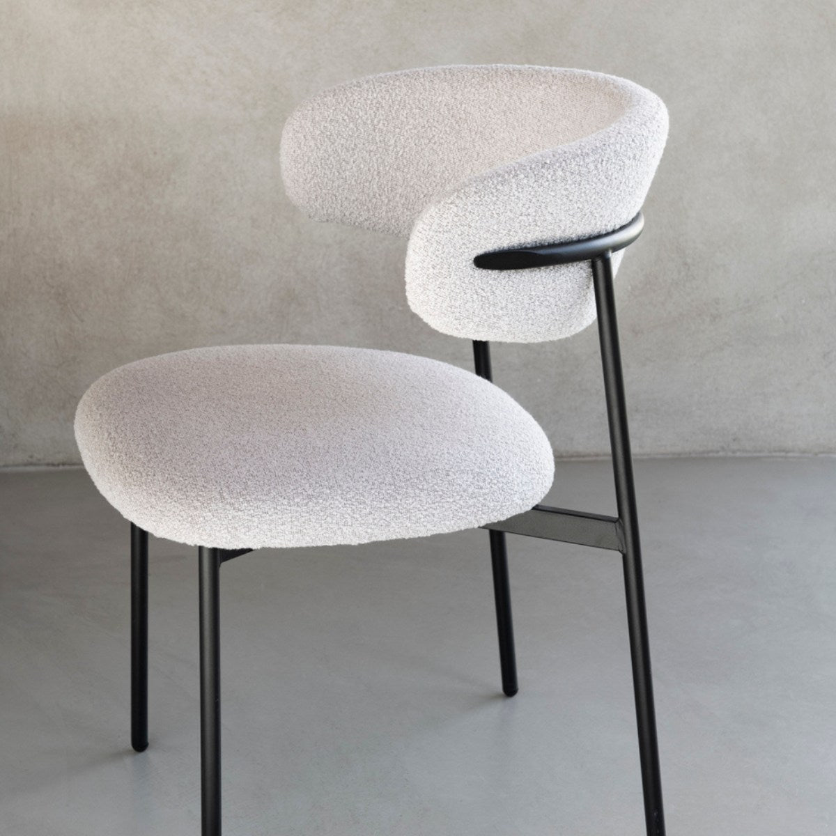 Silla moderna tapizada gris Lucy