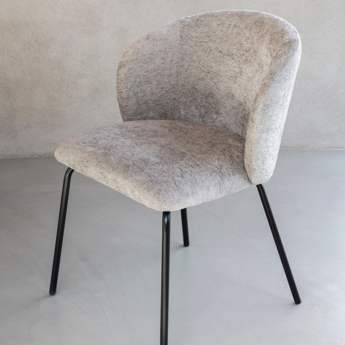 Silla de comedor tapizada beige Lina