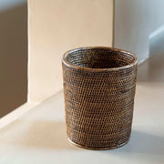 Papelera de ratán natural